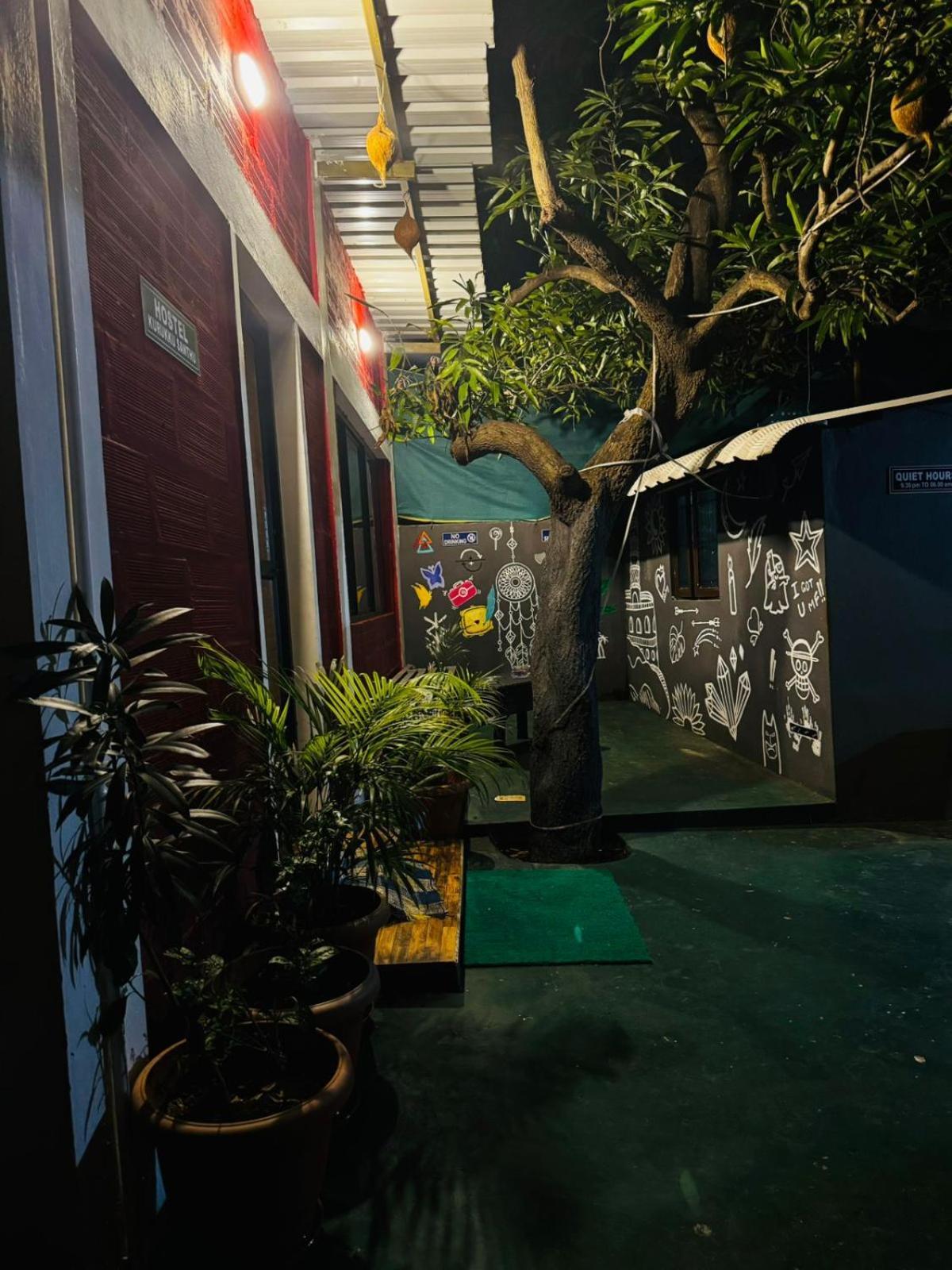 Hostel Kuruku Santhu Colive Puduccseri Kültér fotó