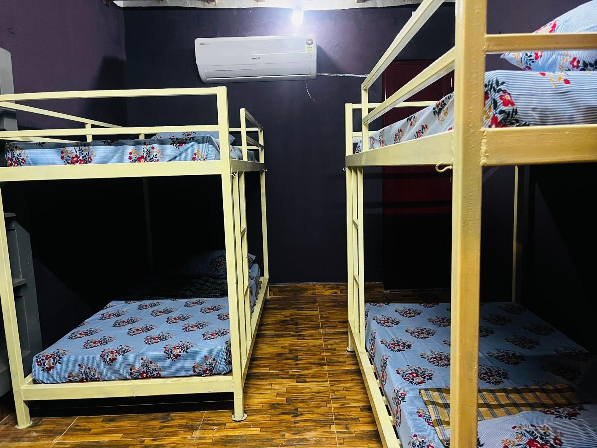 Hostel Kuruku Santhu Colive Puduccseri Kültér fotó